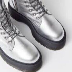 Dr. Martens Jadon Max Boot Metallic Leather Platforms Silver Size 9 women/EU 41